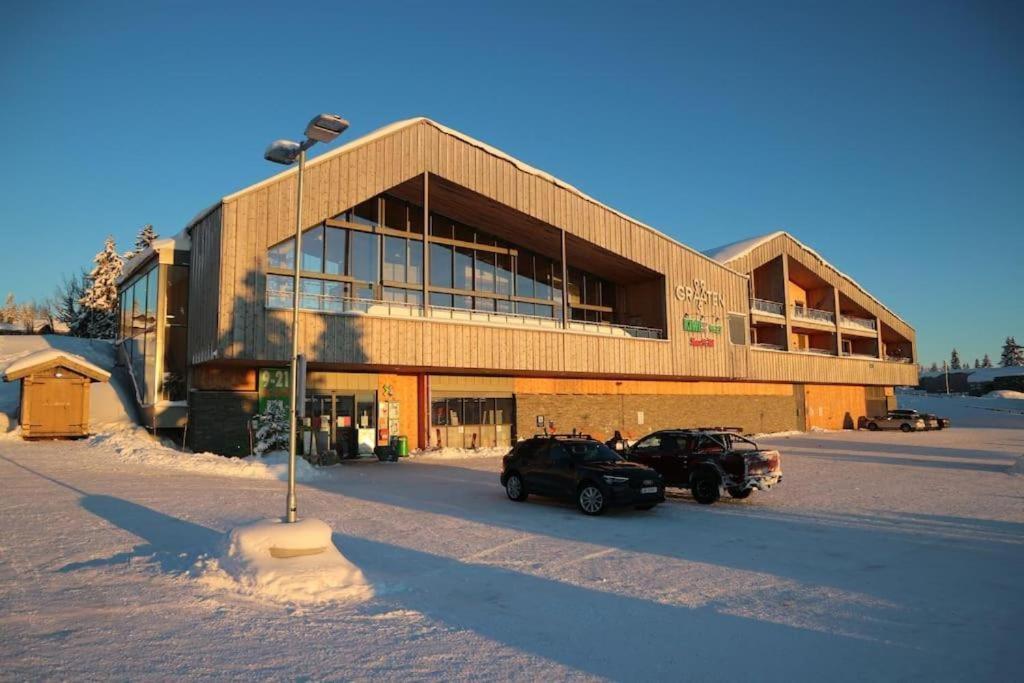 Leilighet Med Panoramautsikt Sjusjoen Innendors Parkering Εξωτερικό φωτογραφία